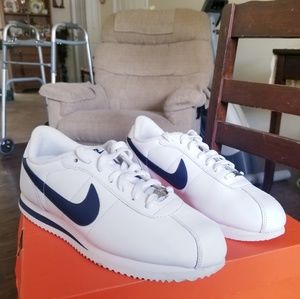 Nike cortez 72 size 8